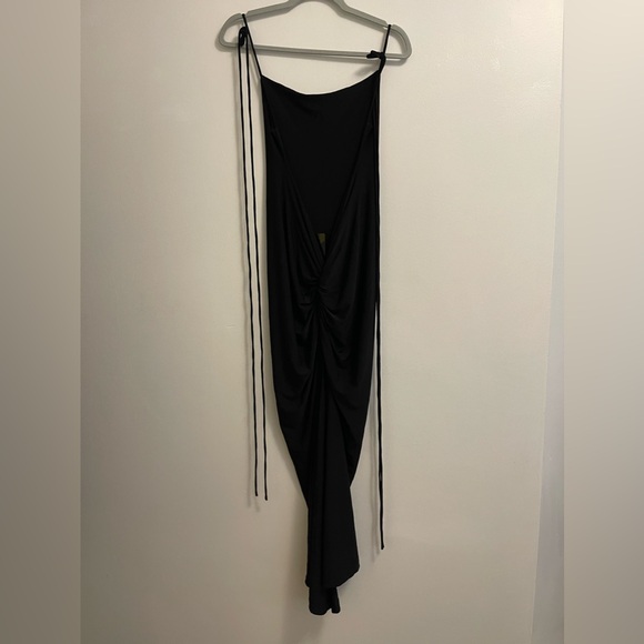 Mélani Backless Dress - Picture 2 of 4